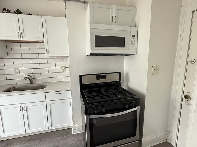 1685 Lincoln Ave — Photo 9