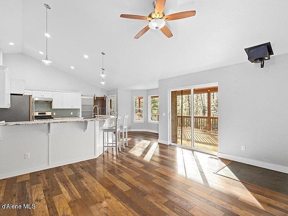 4th image of 202 Silver Saddle Ct