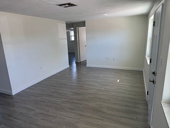 5th image of 1025 Prescott Ln