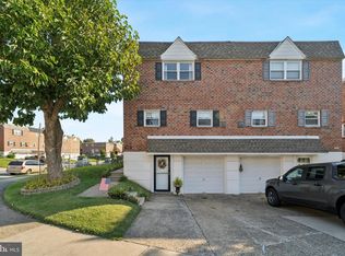 705 Arnold St, Philadelphia, PA 19111