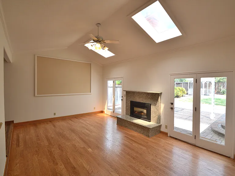 3471 Windsor Ct — Photo 10