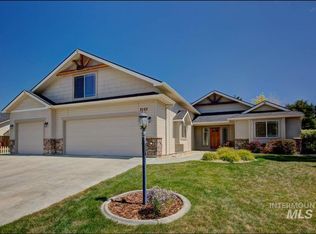 2562 N Dayside Dr, Meridian, ID 83642
