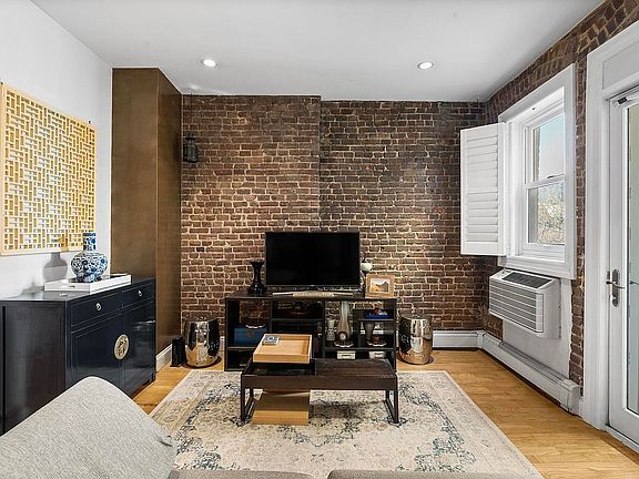 2nd image of 307 W 126th St APT 5B
