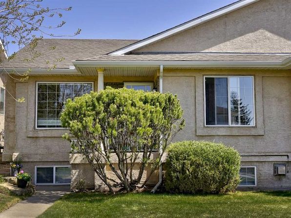 10 W Sierra Morena Grn SW, Calgary, AB T3H 3E4