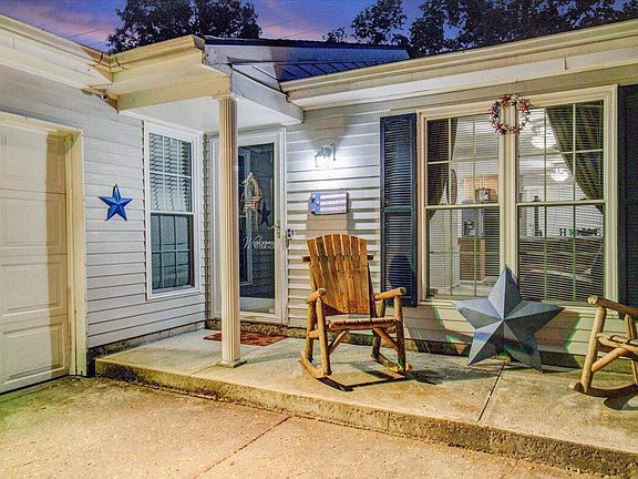 4th image of 2472 Amethyst Ln