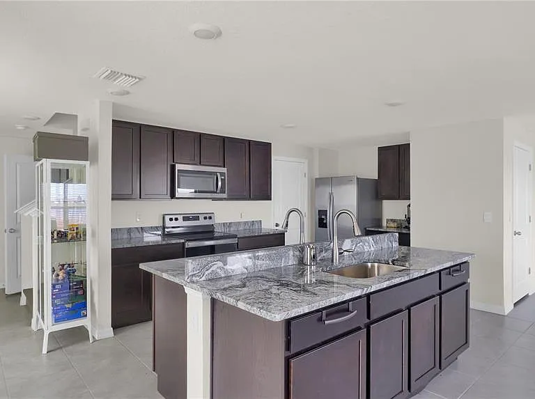 5546 Logan Cave Ave — Photo 8