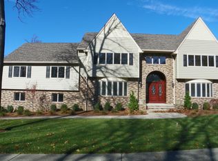 8 Lisa Ct, North Haledon, NJ
