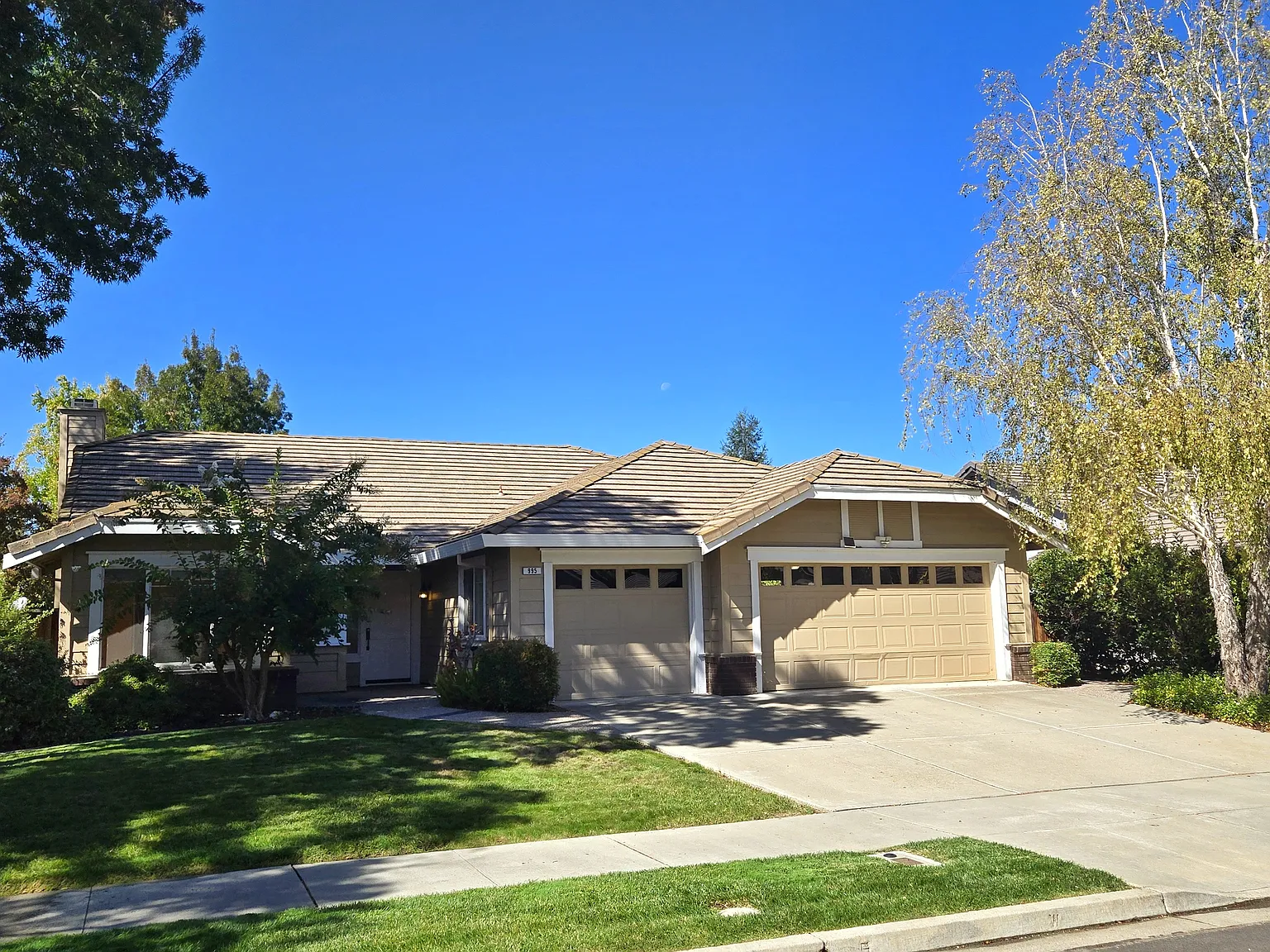 3 bed, 1515 sqft, $4,000 — Photo 2
