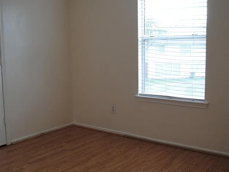 3910 Starbridge Pointe Ln — Photo 29