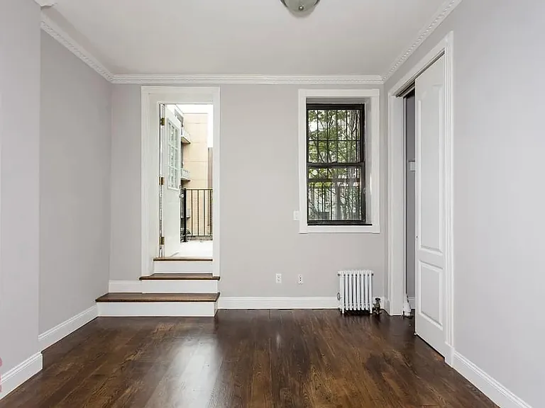 697 10th Ave #2RN — Photo 3