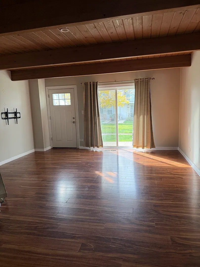 3 bed, 1.5 bath, 1160 sqft, $1,850 — Photo 2