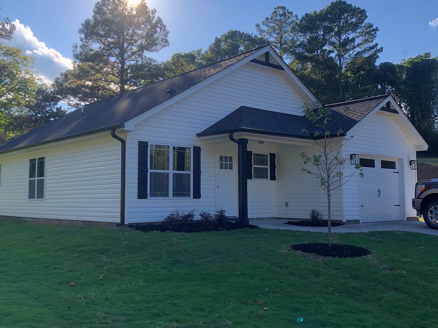 221 N Laurel Ave, Landrum, SC 29356 Zillow