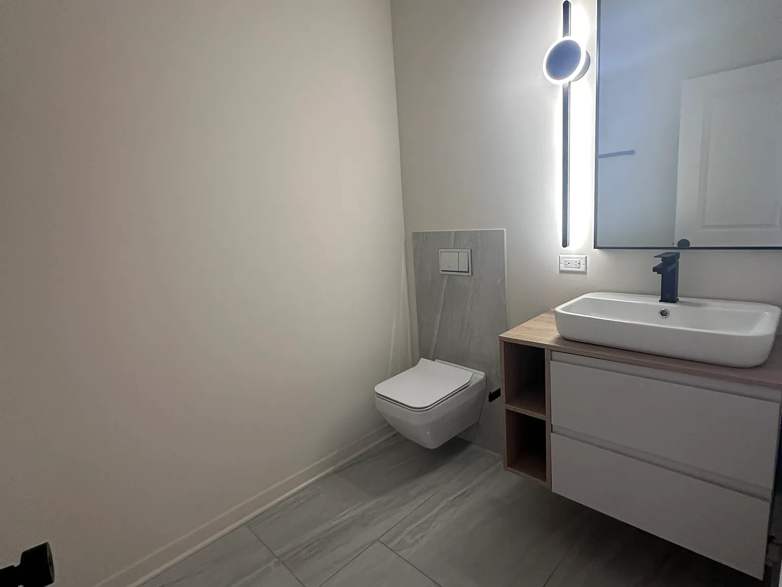 1 bed, 1.5 bath, 850 sqft, $2,500 — Photo 4