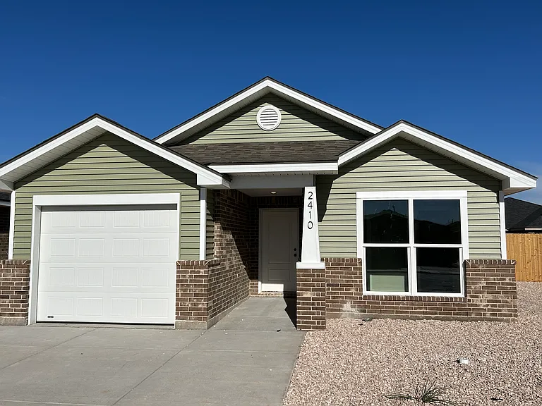2410 High Country Cir — Photo 1