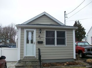 30 Grove St, Hicksville, NY 11801