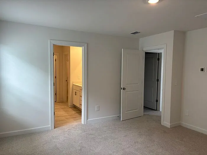 424 Luna Ln — Photo 19