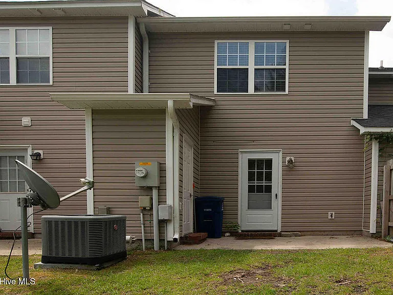 103 Meadowbrook Ln — Photo 23
