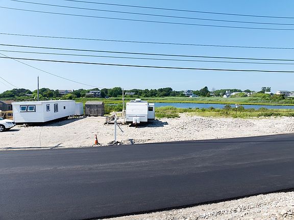 2nd image of 17 E Beach Rd