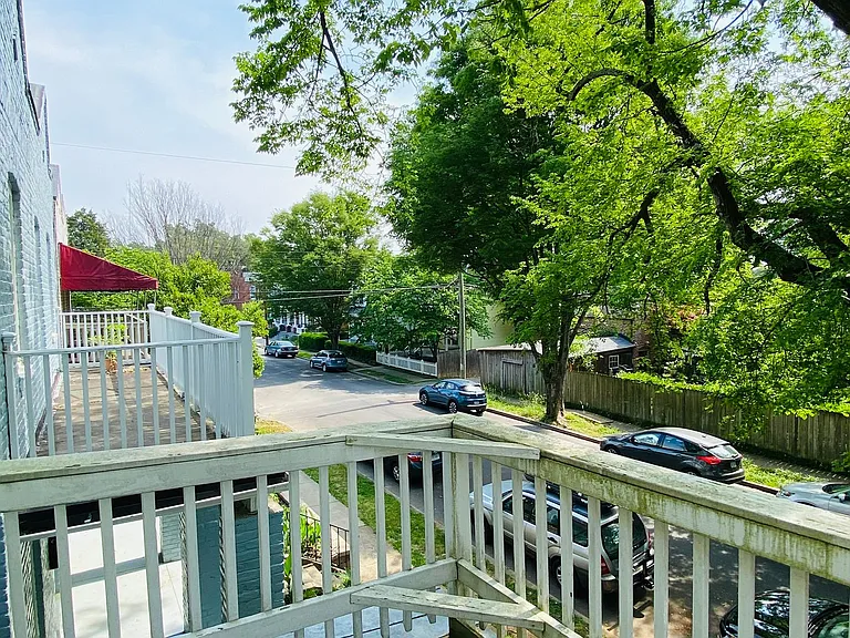 4 N. Dooley Ave — Photo 19