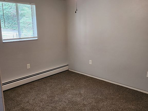 3rd image of 7600 Brighton Rd