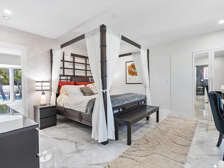 207 Royal Palm Dr — Photo 45