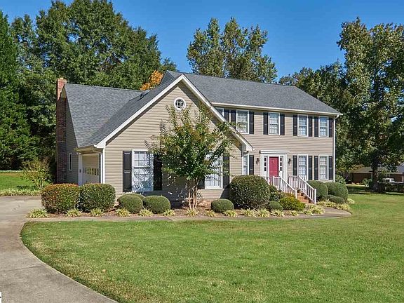 3rd image of 305 Pecan Hill Dr