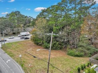 114 E Derenne Street, Savannah, GA 31405