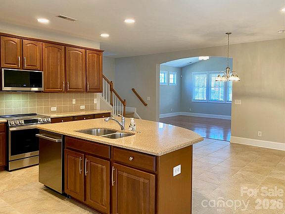 4th image of 11003 Round Rock Rd