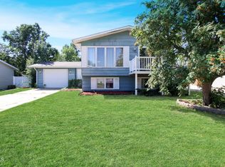 2111 3rd Ave E, Williston, ND 58801