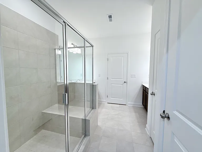 Master Bed Room Bath