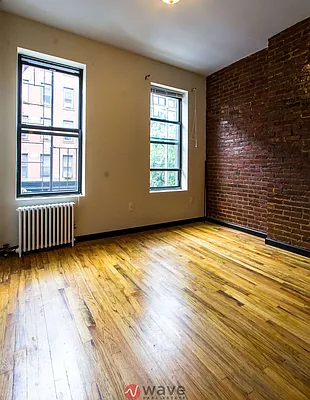 Rented by Wave Real Estate Group | media 10