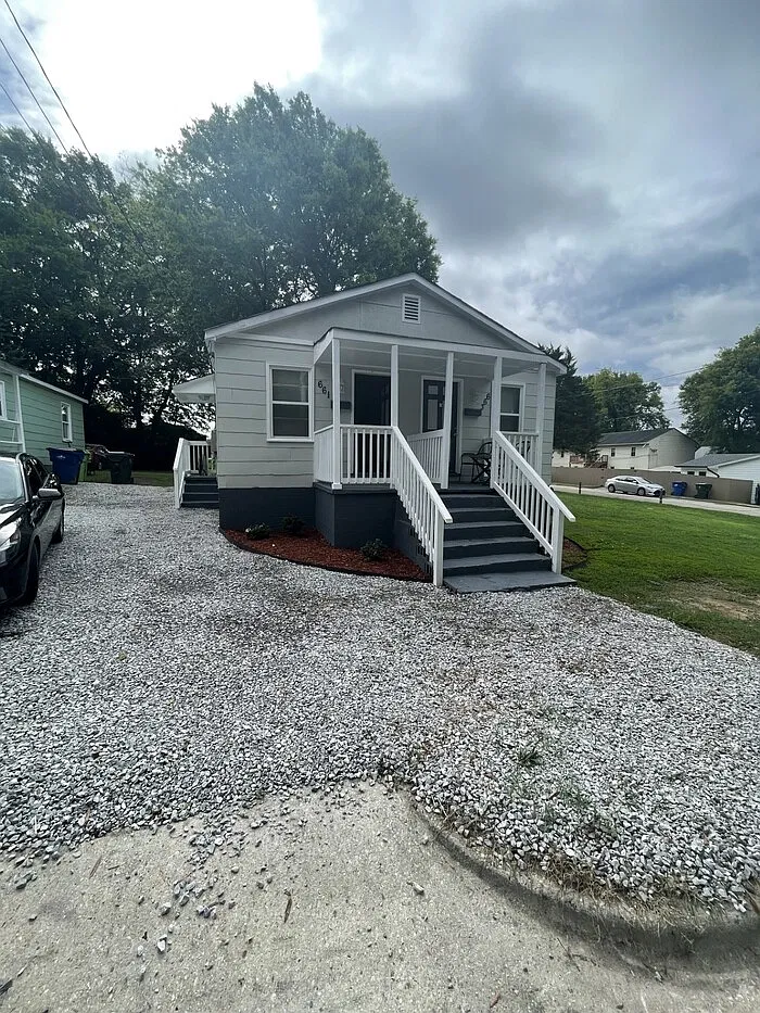 1 bed, 1.0 bath, 575 sqft, $825 — Photo 1