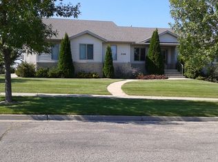3104 Daytona Dr, Bismarck, ND 58503