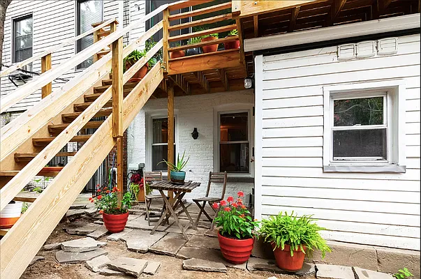 Rented by Compass | media 13