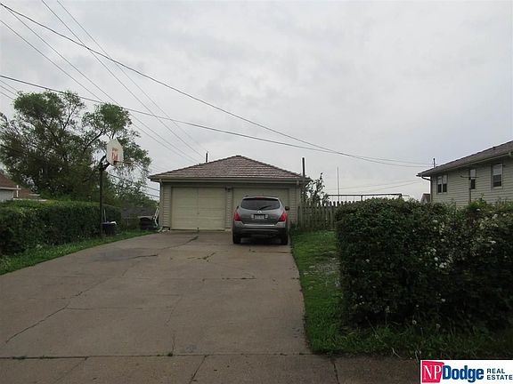 2nd image of 2713-2715 H St
