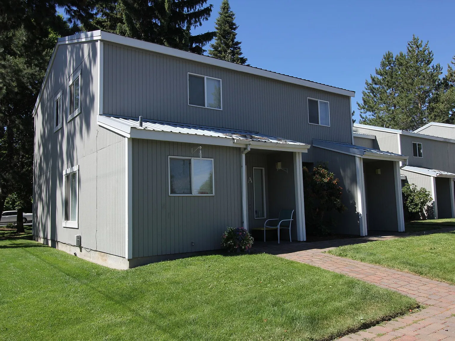 Pilot Butte Townhomes — Photo 1