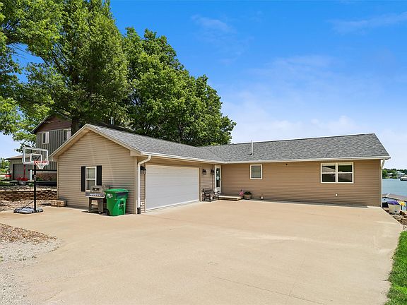 3rd image of 1326 Cherri Ln