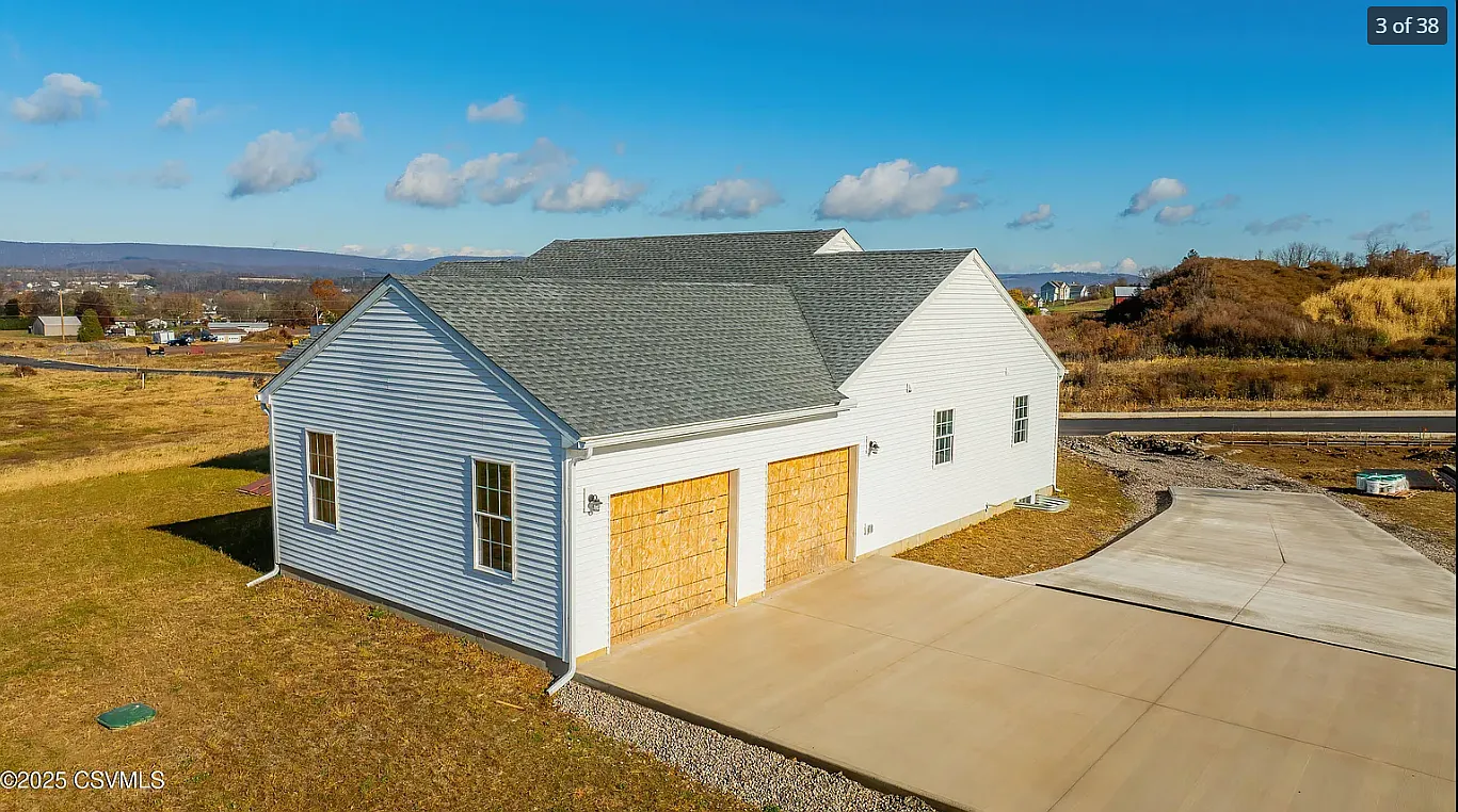 3 bed, 2.5 bath, 1864 sqft, $3,250 — Photo 3