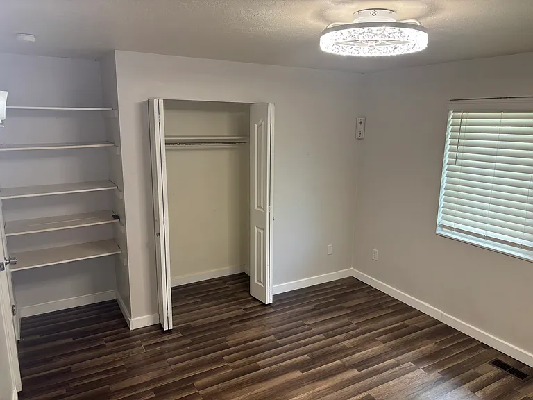 4498 S 2675 W — Photo 8