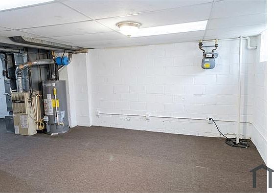 5th image of 8309 Pleasant Plains Rd