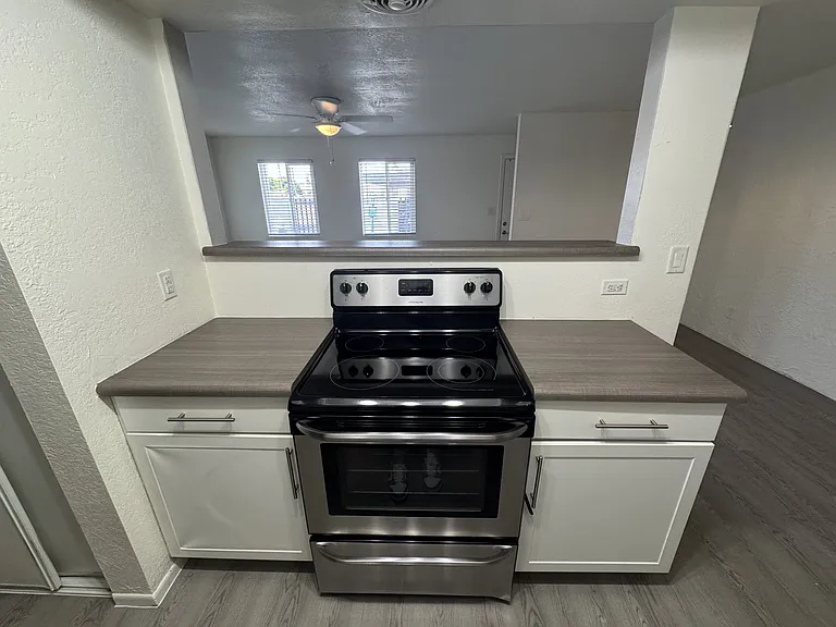 3311 N 18th St #17 — Photo 5