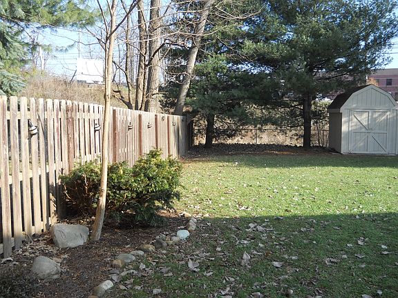3rd image of 1333 Vantage Way