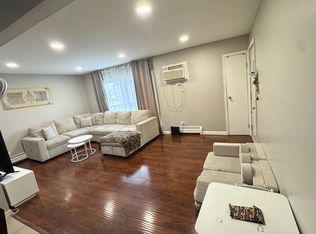 8110 W 84th St APT 4, Justice, IL 60458