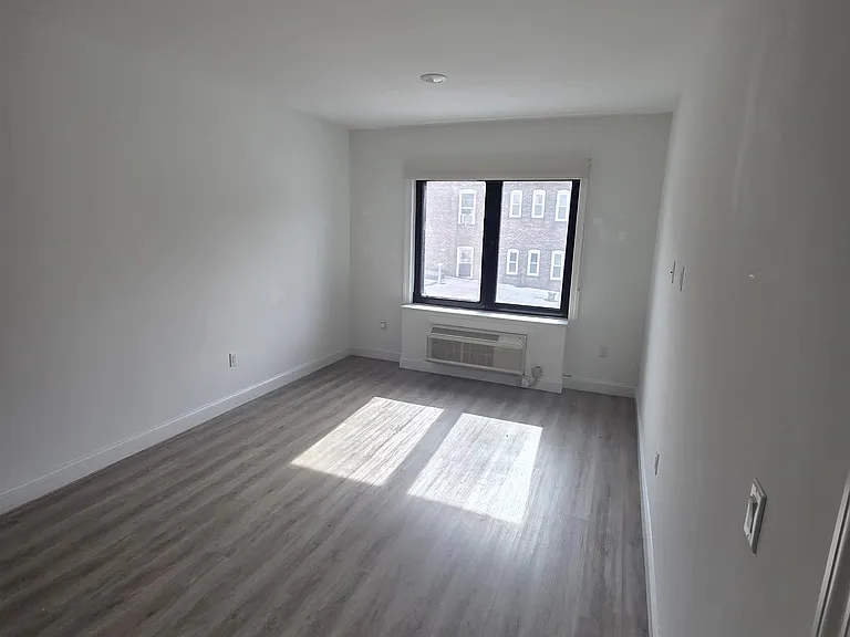 211 Baldwin Ave #219 — Photo 20