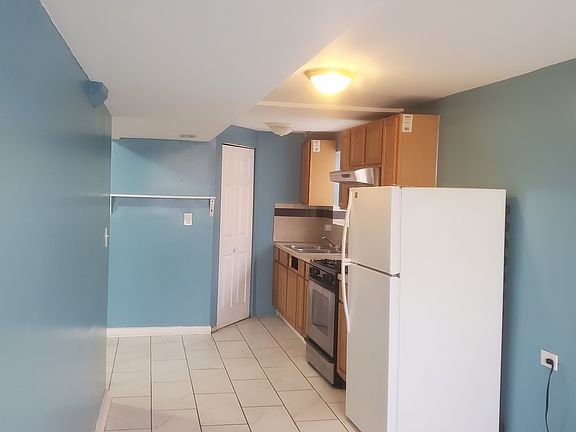 3rd image of 624 N Homan Ave