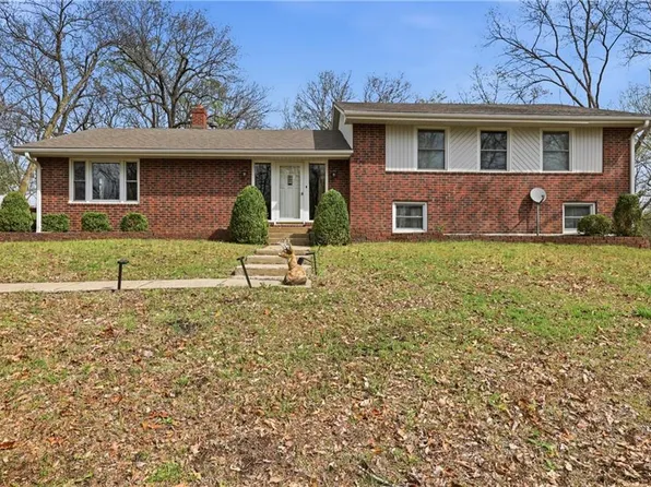 223 Highway Tt, Oak Grove, MO 64075