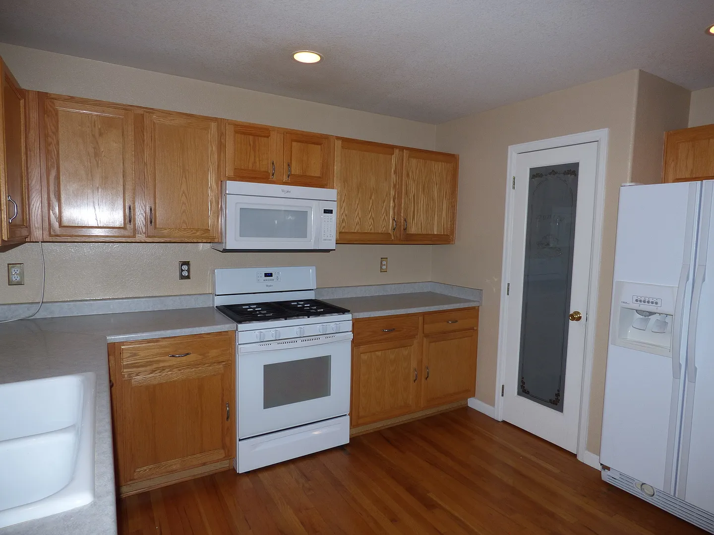 Great SW Longmont Location- 3Bd/ 2.5 Bath with Full Basement! — Photo 4
