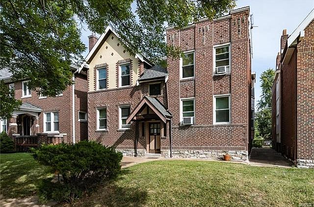 1st image of 4714 S Grand Blvd
