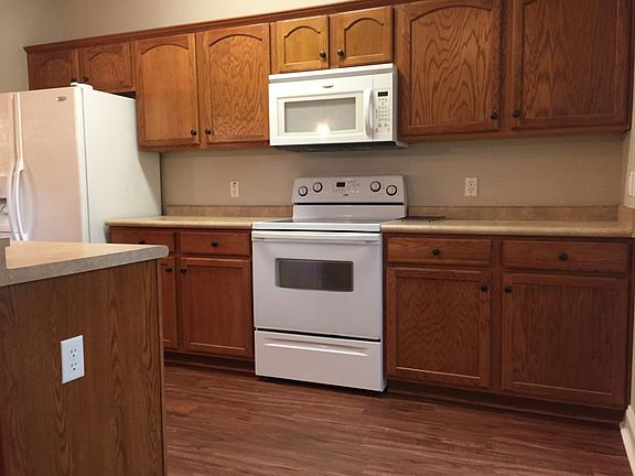 4th image of 204 Bay Laurel Ct