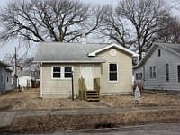 1st image of 820 E Parkland Ave